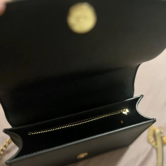Shoulder bags